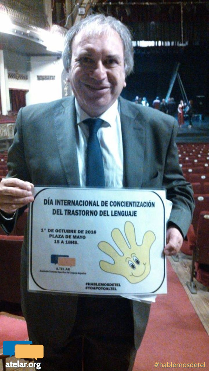 Daniel Loyola difundiendo el Día Internacional de Concientización del Trastorno del Lenguaje