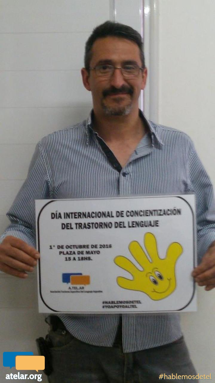 Edgardo Indio Reyes difundiendo el Día Internacional de Concientización del Trastorno del Lenguaje
