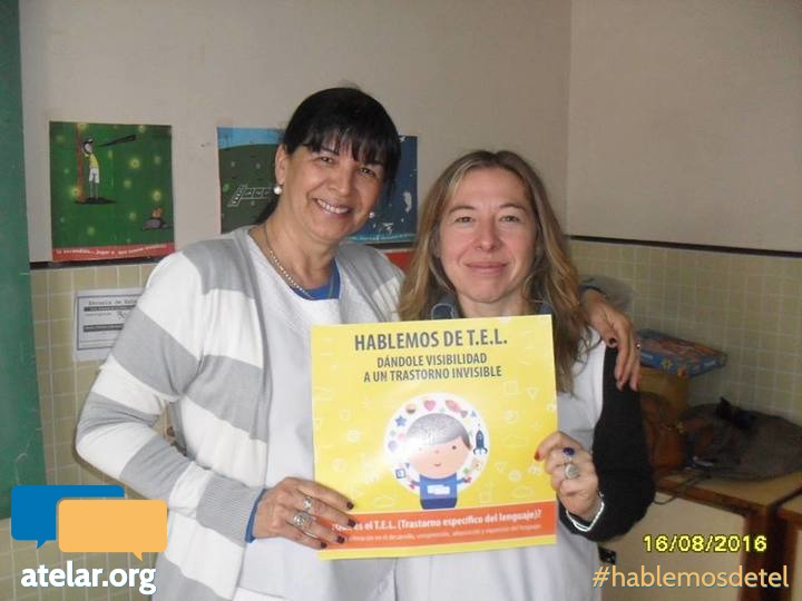 Ely Píttari y Ana Clara Chazarreta difundiendo el Día Internacional de Concientización del Trastorno del Lenguaje