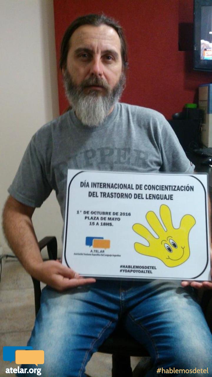 Fabián Gutierrez difundiendo el Día Internacional de Concientización del Trastorno del Lenguaje