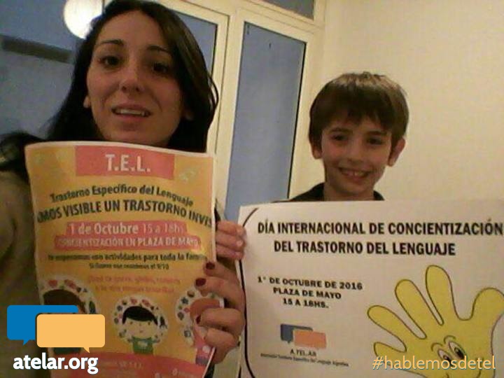 Josefina Flaherty y Santi difundiendo el Día Internacional de Concientización del Trastorno del Lenguaje