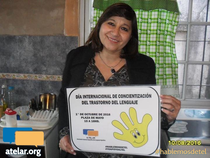 María Secco de Ensenada difundiendo el Día Internacional de Concientización del Trastorno del Lenguaje